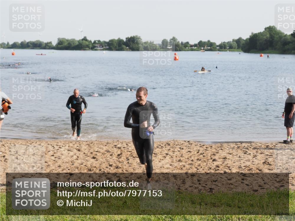 21.06.2025 - 27. Vierlanden-Triathlon MichiJ http://msf.ph/oto/7977153 15.06.2026 08:44:16 Schwimmen 130, 173, 174 meine-sportfotos.de