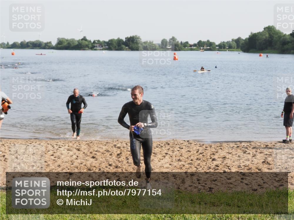 21.06.2025 - 27. Vierlanden-Triathlon MichiJ http://msf.ph/oto/7977154 15.06.2026 08:44:16 Schwimmen 130, 173, 174 meine-sportfotos.de