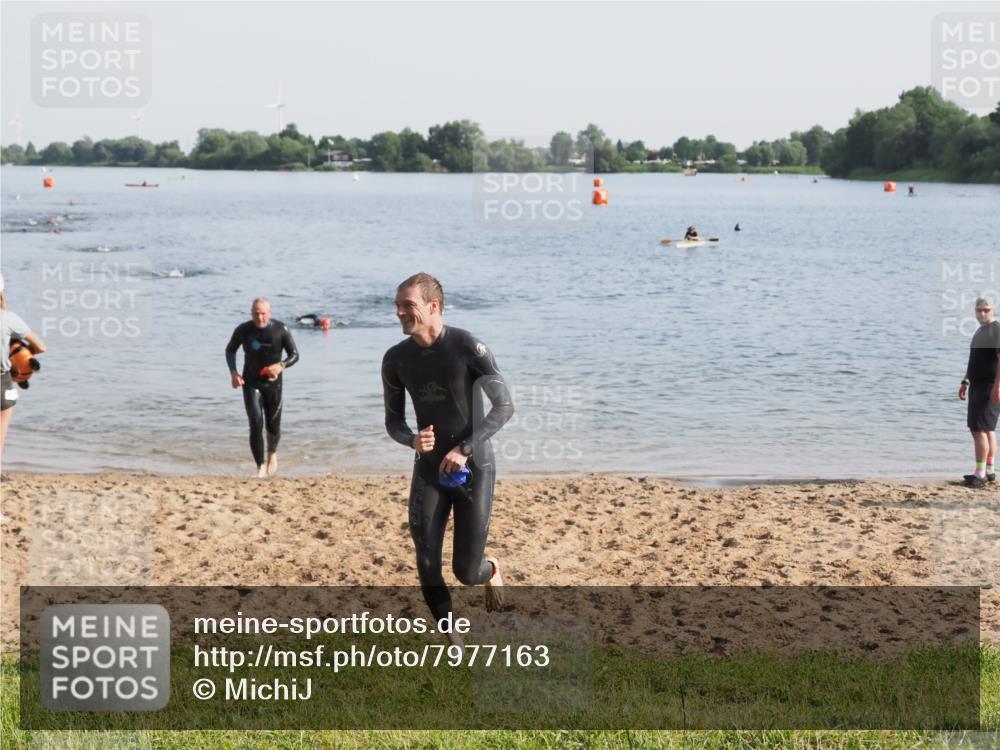 21.06.2025 - 27. Vierlanden-Triathlon MichiJ http://msf.ph/oto/7977163 15.06.2026 08:44:17 Schwimmen 130, 173, 174 meine-sportfotos.de