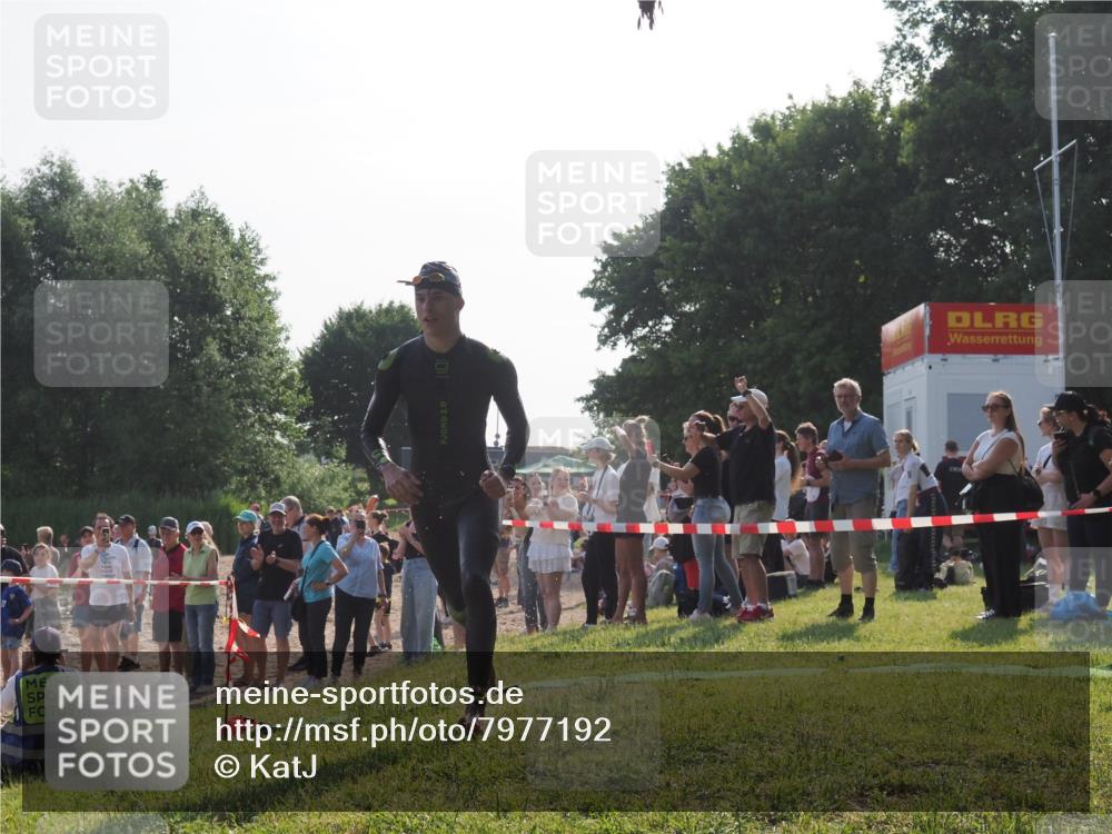 15.06.2025 - 27. Vierlanden-Triathlon KatJ http://msf.ph/oto/7977192 15.06.2025 08:35:32 Schwimmen 6, 47 meine-sportfotos.de