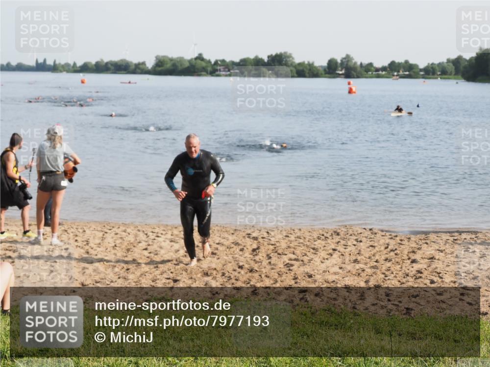 21.06.2025 - 27. Vierlanden-Triathlon MichiJ http://msf.ph/oto/7977193 15.06.2026 08:44:20 Schwimmen 130, 173, 174 meine-sportfotos.de