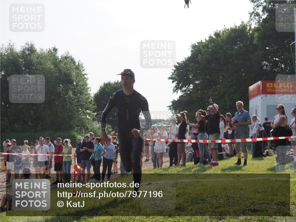 15.06.2025 - 27. Vierlanden-Triathlon KatJ http://msf.ph/oto/7977196 15.06.2025 08:35:32 Schwimmen 6, 47 meine-sportfotos.de