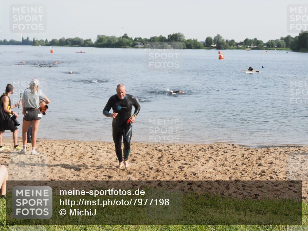 21.06.2025 - 27. Vierlanden-Triathlon MichiJ http://msf.ph/oto/7977198 15.06.2026 08:44:20 Schwimmen 130, 173, 174 meine-sportfotos.de