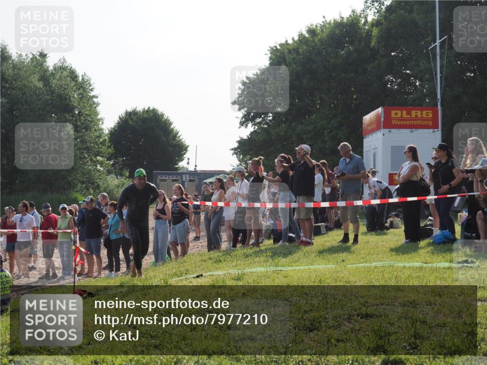 15.06.2025 - 27. Vierlanden-Triathlon KatJ http://msf.ph/oto/7977210 15.06.2025 08:35:36 Schwimmen 6, 21, 47, 75, 85, 158 meine-sportfotos.de
