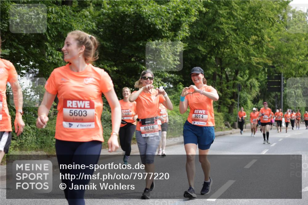15.06.2025 - REWE Women's Run Jannik Wohlers http://msf.ph/oto/7977220 15.06.2025 10:11:57 Laufen 5603, 634, 5016, 626, 5014 meine-sportfotos.de