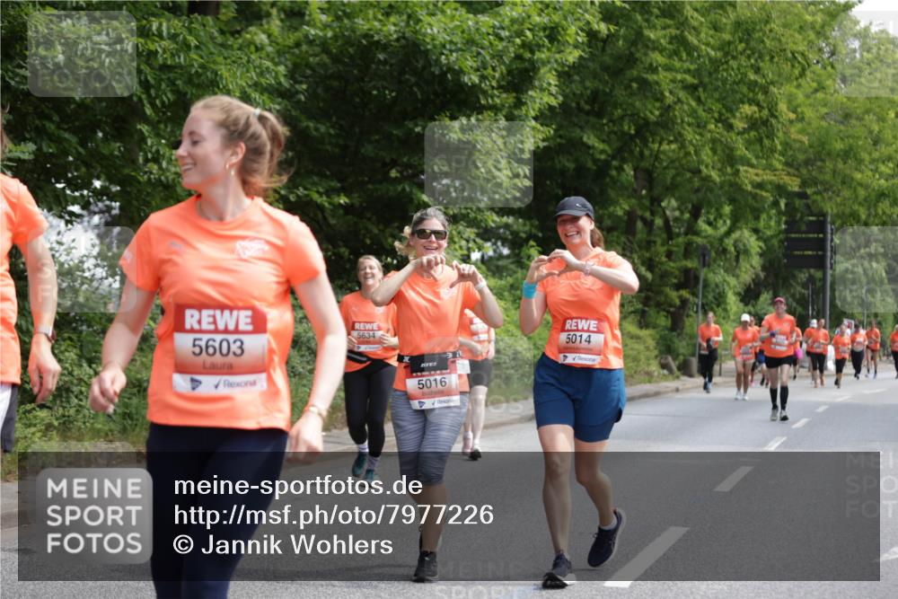 15.06.2025 - REWE Women's Run Jannik Wohlers http://msf.ph/oto/7977226 15.06.2025 10:11:57 Laufen 5603, 5634, 5016, 5014 meine-sportfotos.de