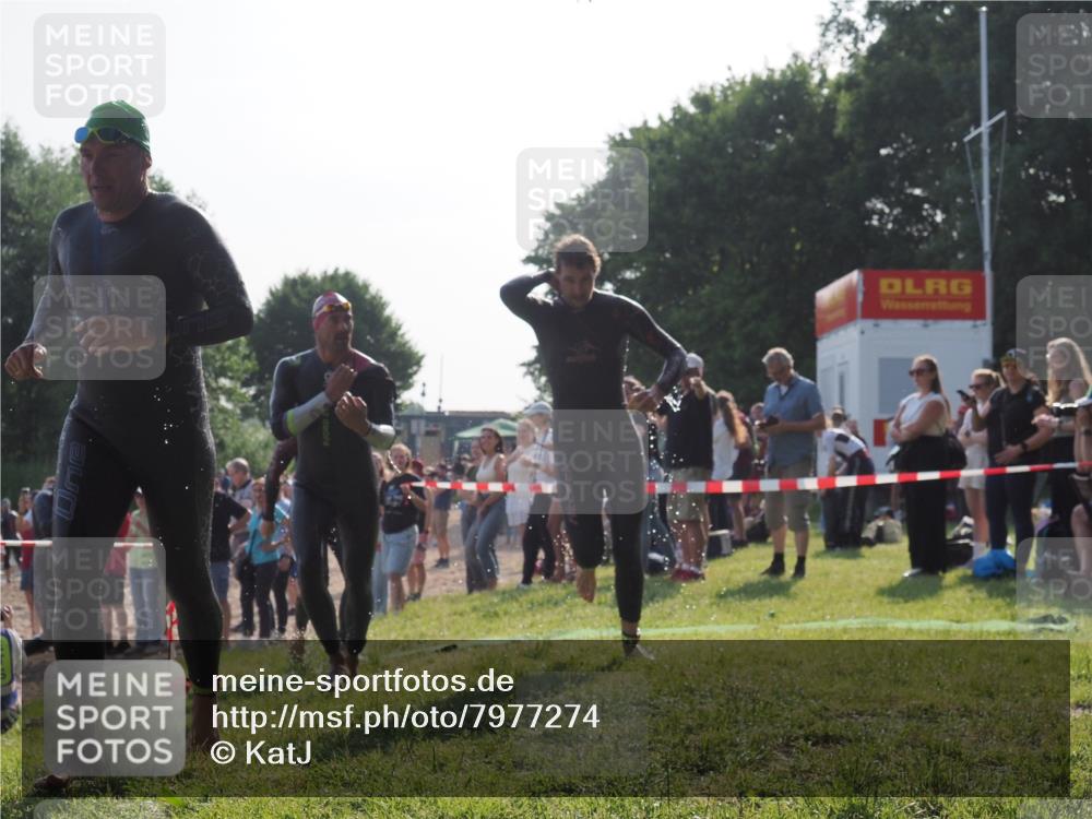15.06.2025 - 27. Vierlanden-Triathlon KatJ http://msf.ph/oto/7977274 15.06.2025 08:35:40 Schwimmen 6, 21, 47, 75, 85, 158 meine-sportfotos.de