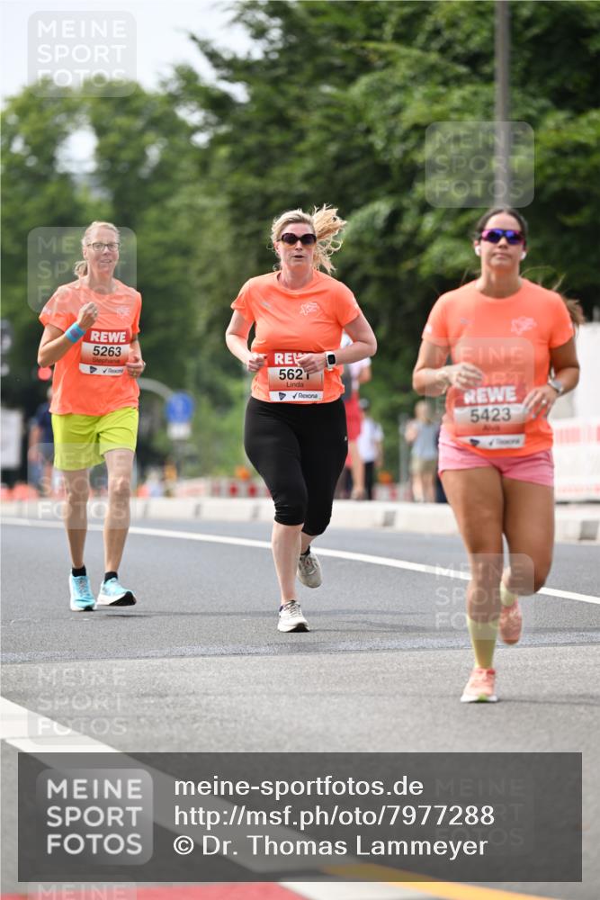 15.06.2025 - REWE Women's Run Dr. Thomas Lammeyer http://msf.ph/oto/7977288 15.06.2025 10:42:28 Laufen 5263, 562, 5423 meine-sportfotos.de