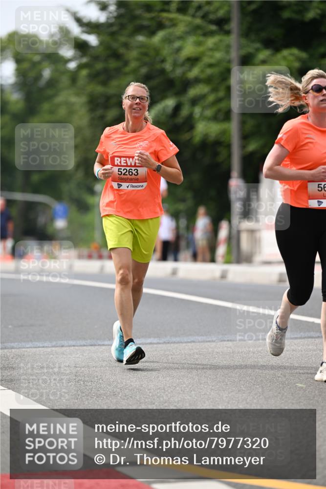 15.06.2025 - REWE Women's Run Dr. Thomas Lammeyer http://msf.ph/oto/7977320 15.06.2025 10:42:29 Laufen 5263 meine-sportfotos.de