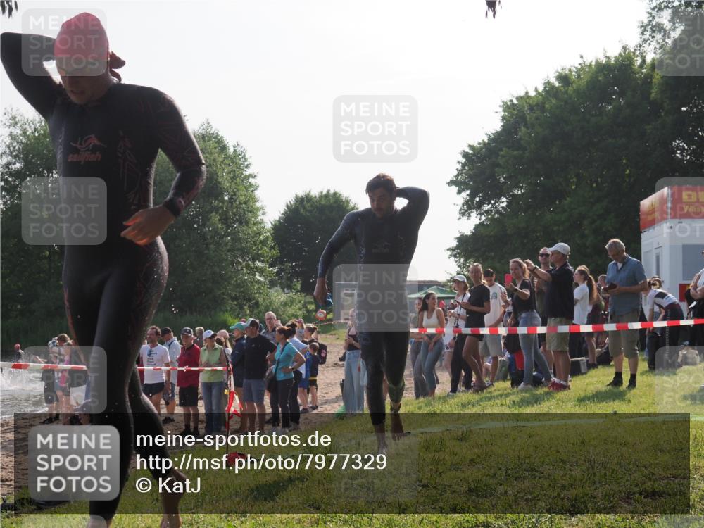 15.06.2025 - 27. Vierlanden-Triathlon KatJ http://msf.ph/oto/7977329 15.06.2025 08:35:42 Schwimmen 6, 21, 75, 85, 158 meine-sportfotos.de