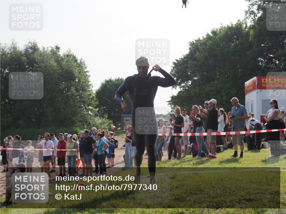 15.06.2025 - 27. Vierlanden-Triathlon KatJ http://msf.ph/oto/7977340 15.06.2025 08:35:43 Schwimmen 6, 21, 75, 85, 158 meine-sportfotos.de