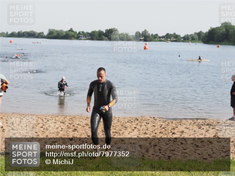 21.06.2025 - 27. Vierlanden-Triathlon MichiJ http://msf.ph/oto/7977352 15.06.2026 08:44:47 Schwimmen 81, 160 meine-sportfotos.de