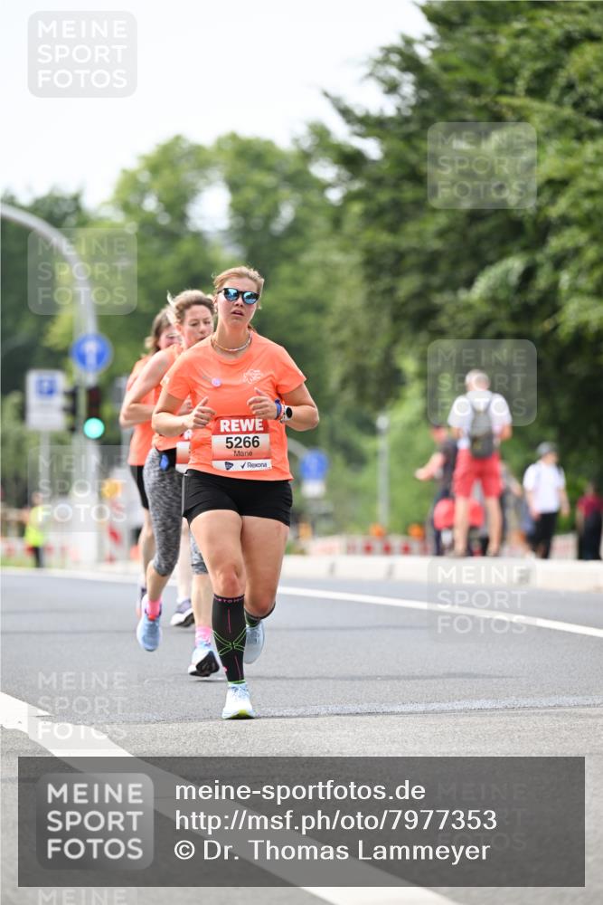 15.06.2025 - REWE Women's Run Dr. Thomas Lammeyer http://msf.ph/oto/7977353 15.06.2025 10:42:33 Laufen 5266 meine-sportfotos.de