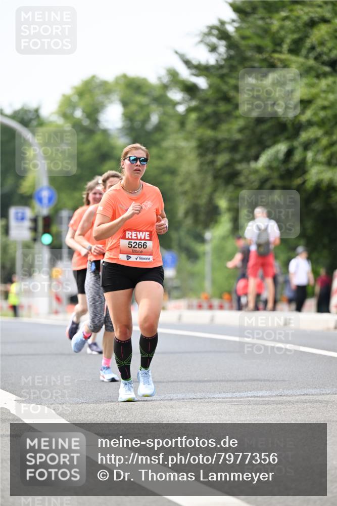 15.06.2025 - REWE Women's Run Dr. Thomas Lammeyer http://msf.ph/oto/7977356 15.06.2025 10:42:33 Laufen 5266 meine-sportfotos.de