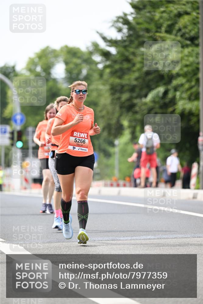 15.06.2025 - REWE Women's Run Dr. Thomas Lammeyer http://msf.ph/oto/7977359 15.06.2025 10:42:33 Laufen 5266 meine-sportfotos.de