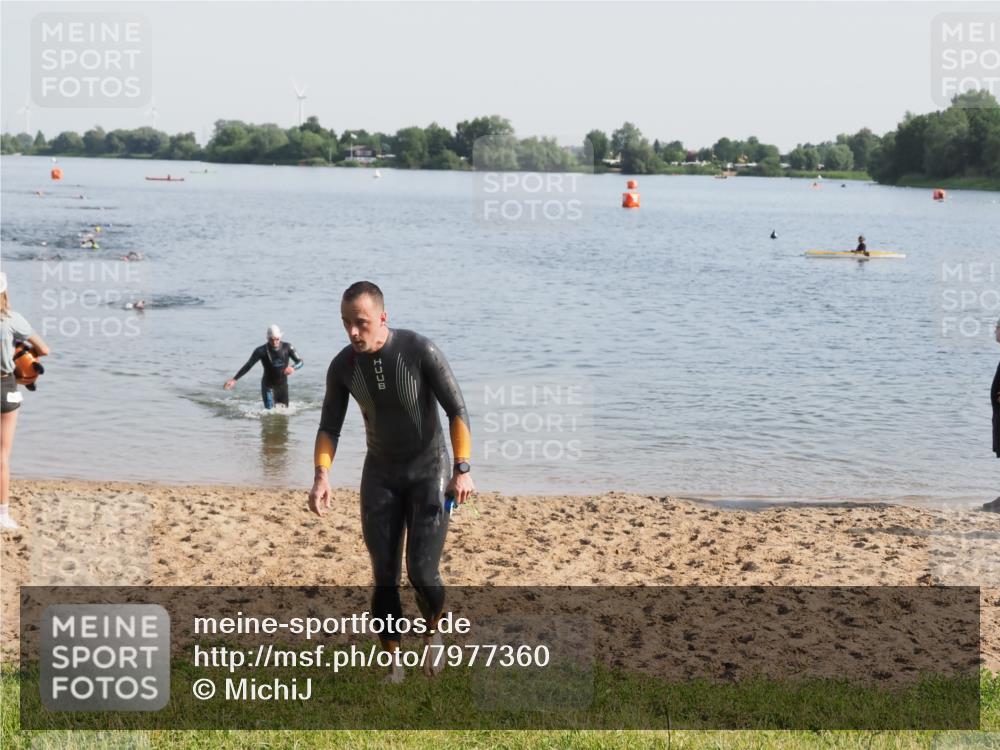 21.06.2025 - 27. Vierlanden-Triathlon MichiJ http://msf.ph/oto/7977360 15.06.2026 08:44:47 Schwimmen 81, 160 meine-sportfotos.de