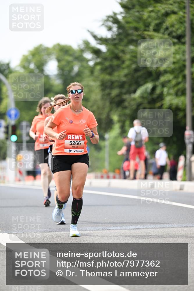 15.06.2025 - REWE Women's Run Dr. Thomas Lammeyer http://msf.ph/oto/7977362 15.06.2025 10:42:33 Laufen 5266 meine-sportfotos.de