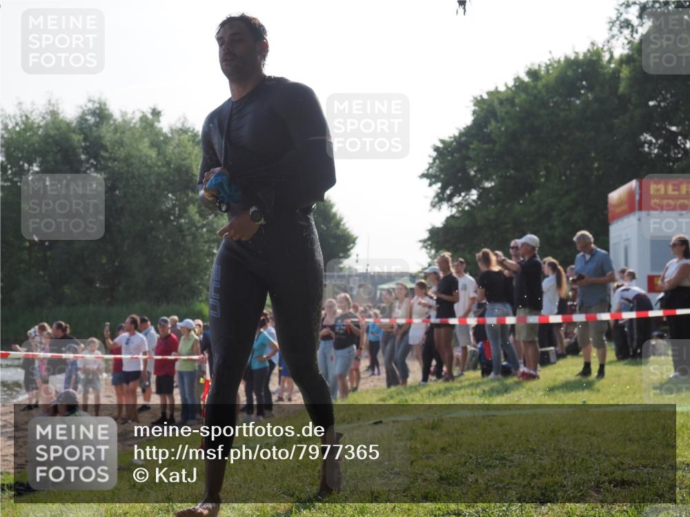 15.06.2025 - 27. Vierlanden-Triathlon KatJ http://msf.ph/oto/7977365 15.06.2025 08:35:44 Schwimmen 6, 21, 75, 85, 158 meine-sportfotos.de