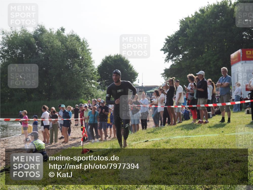 15.06.2025 - 27. Vierlanden-Triathlon KatJ http://msf.ph/oto/7977394 15.06.2025 08:36:26 Schwimmen 29 meine-sportfotos.de