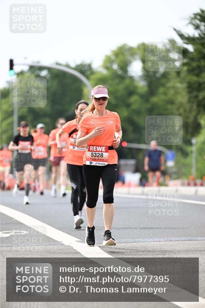15.06.2025 - REWE Women's Run Dr. Thomas Lammeyer http://msf.ph/oto/7977395 15.06.2025 10:42:36 Laufen 57, 5328 meine-sportfotos.de