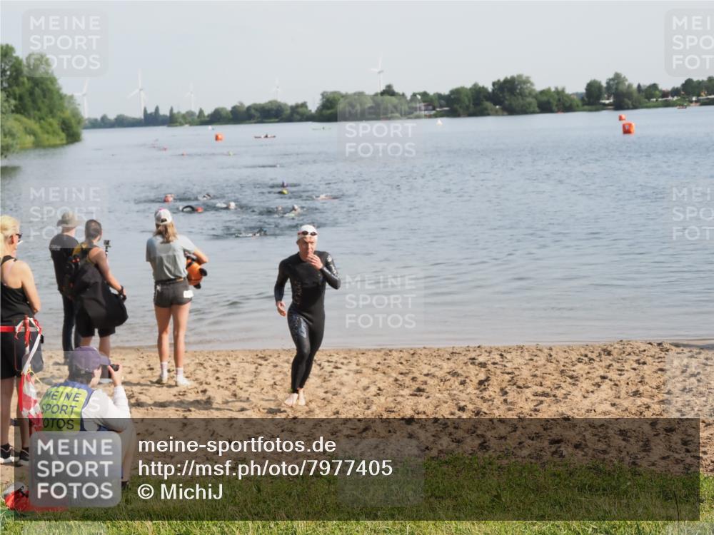 21.06.2025 - 27. Vierlanden-Triathlon MichiJ http://msf.ph/oto/7977405 15.06.2026 08:45:12 Schwimmen 127 meine-sportfotos.de