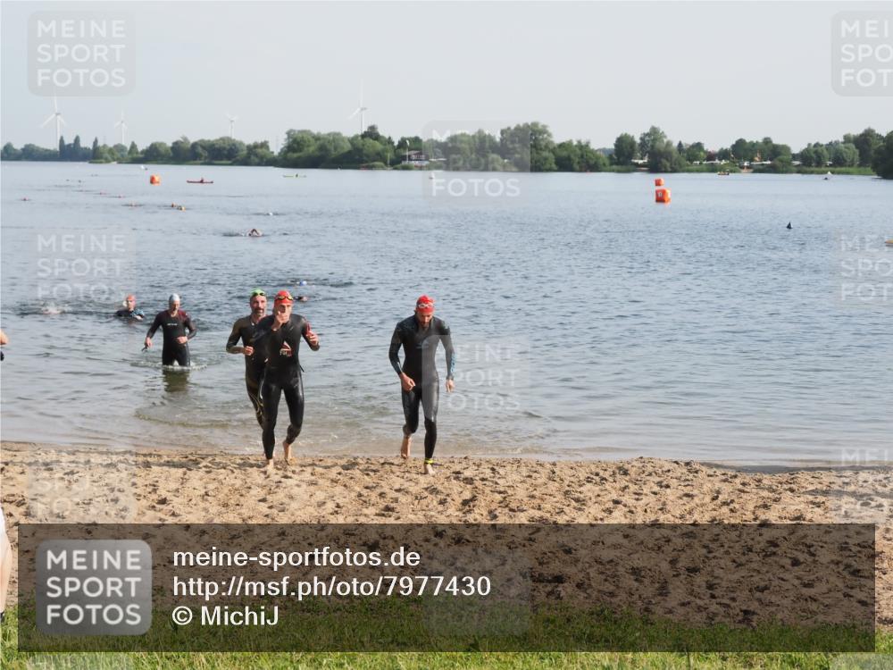 21.06.2025 - 27. Vierlanden-Triathlon MichiJ http://msf.ph/oto/7977430 15.06.2026 08:45:36 Schwimmen 104, 116, 145 meine-sportfotos.de