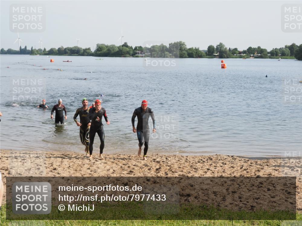 21.06.2025 - 27. Vierlanden-Triathlon MichiJ http://msf.ph/oto/7977433 15.06.2026 08:45:36 Schwimmen 104, 116, 145 meine-sportfotos.de