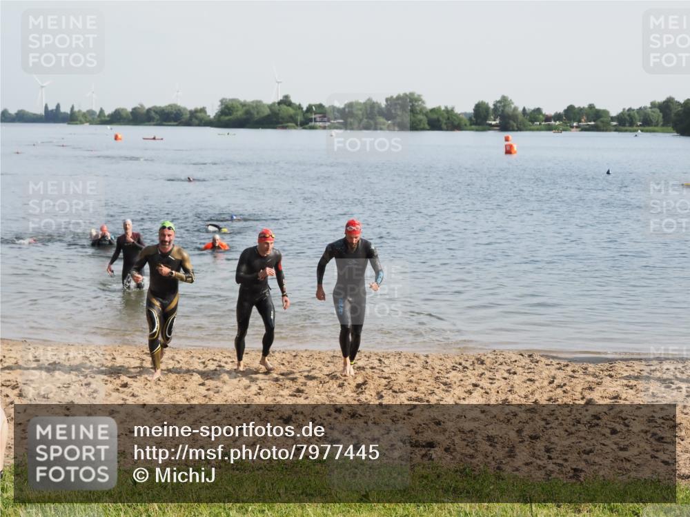 21.06.2025 - 27. Vierlanden-Triathlon MichiJ http://msf.ph/oto/7977445 15.06.2026 08:45:37 Schwimmen 104, 116, 125, 145 meine-sportfotos.de