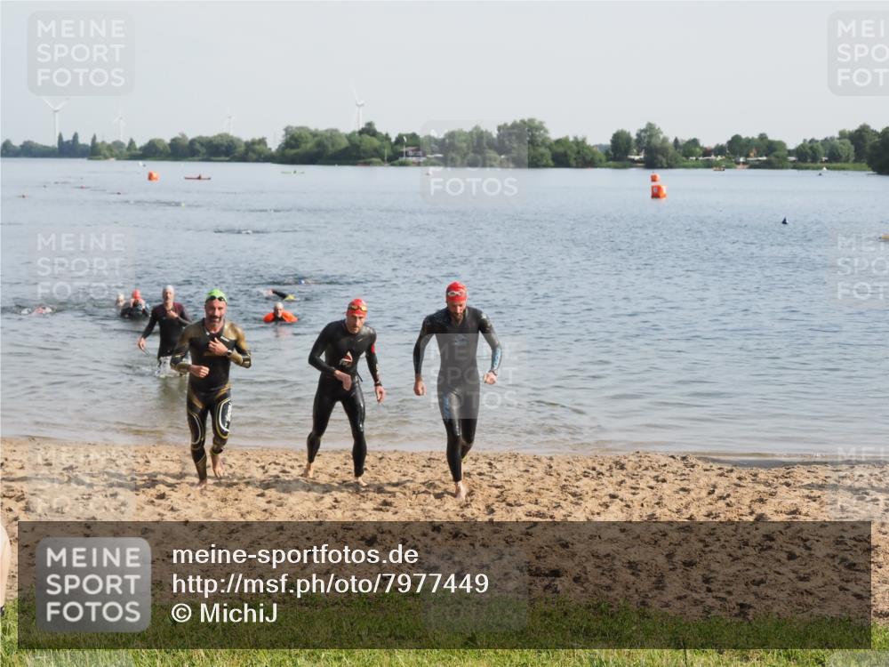 21.06.2025 - 27. Vierlanden-Triathlon MichiJ http://msf.ph/oto/7977449 15.06.2026 08:45:37 Schwimmen 104, 116, 125, 145 meine-sportfotos.de