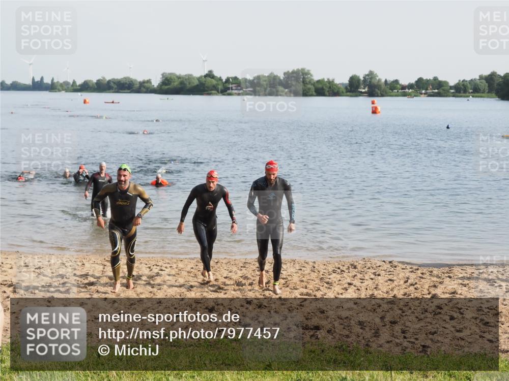 21.06.2025 - 27. Vierlanden-Triathlon MichiJ http://msf.ph/oto/7977457 15.06.2026 08:45:37 Schwimmen 104, 116, 125, 145 meine-sportfotos.de