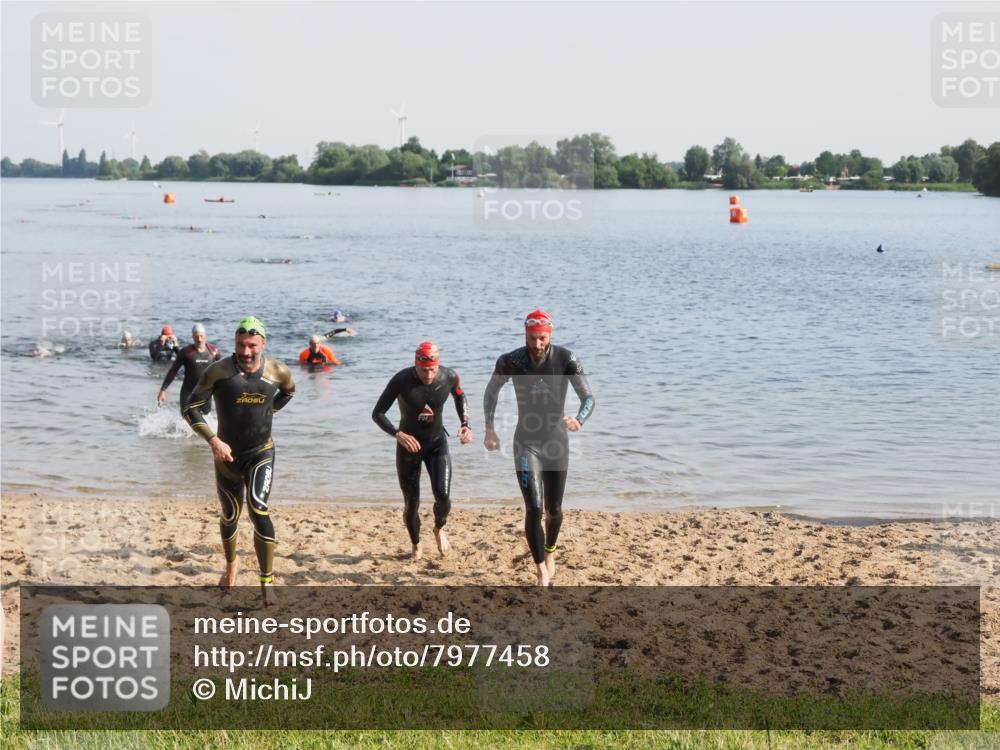 21.06.2025 - 27. Vierlanden-Triathlon MichiJ http://msf.ph/oto/7977458 15.06.2026 08:45:37 Schwimmen 104, 116, 125, 145 meine-sportfotos.de