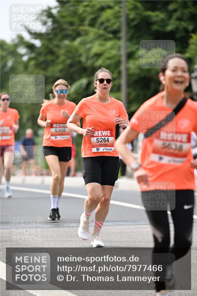 15.06.2025 - REWE Women's Run Dr. Thomas Lammeyer http://msf.ph/oto/7977466 15.06.2025 10:42:40 Laufen 5305, 5264, 5638 meine-sportfotos.de