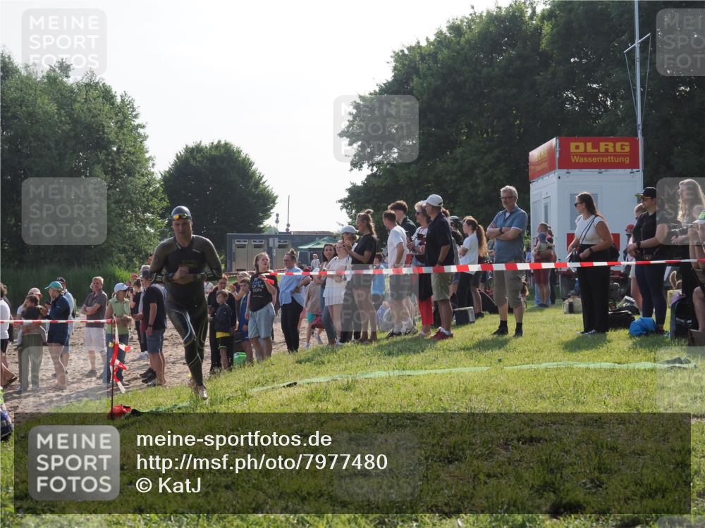 15.06.2025 - 27. Vierlanden-Triathlon KatJ http://msf.ph/oto/7977480 15.06.2025 08:36:52 Schwimmen 39, 83 meine-sportfotos.de
