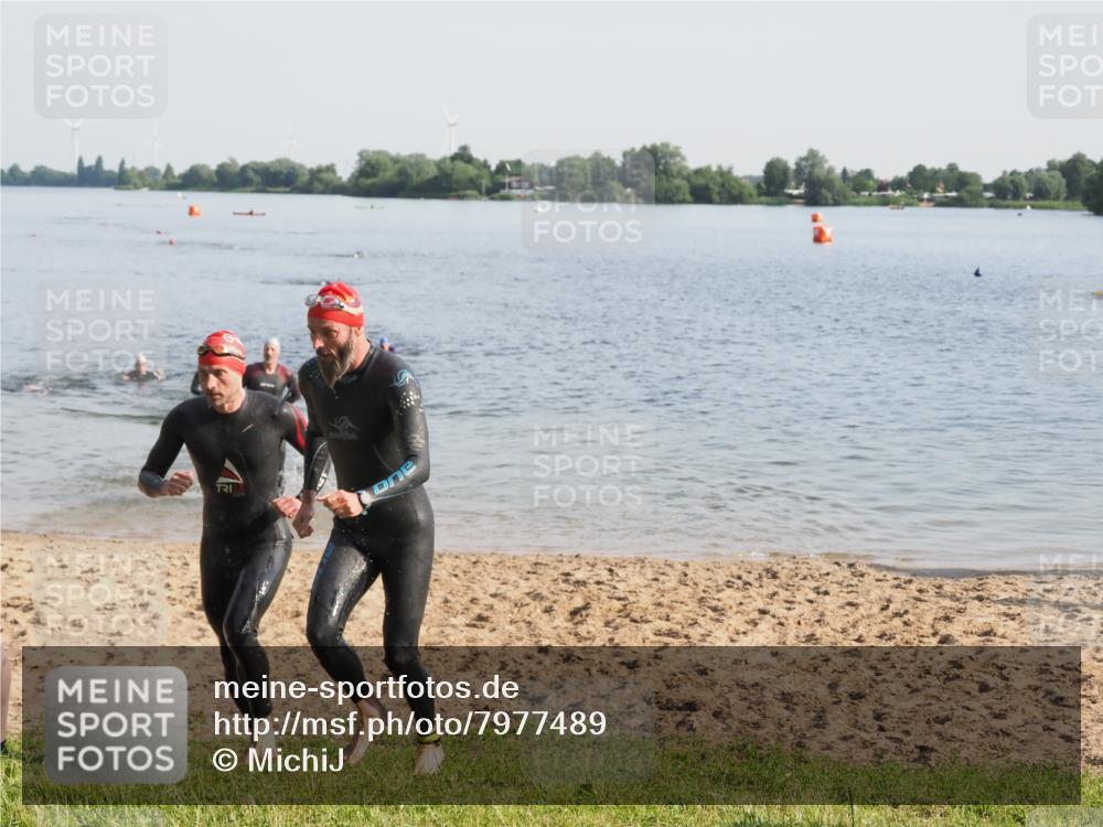 21.06.2025 - 27. Vierlanden-Triathlon MichiJ http://msf.ph/oto/7977489 15.06.2026 08:45:39 Schwimmen 104, 116, 125, 145 meine-sportfotos.de