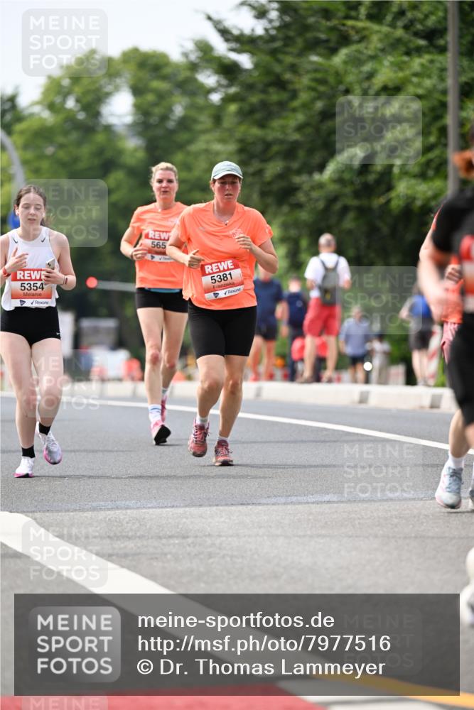 15.06.2025 - REWE Women's Run Dr. Thomas Lammeyer http://msf.ph/oto/7977516 15.06.2025 10:42:43 Laufen 5354, 565, 5381 meine-sportfotos.de