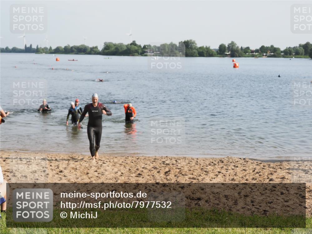 21.06.2025 - 27. Vierlanden-Triathlon MichiJ http://msf.ph/oto/7977532 15.06.2026 08:45:43 Schwimmen 104, 116, 125, 145 meine-sportfotos.de