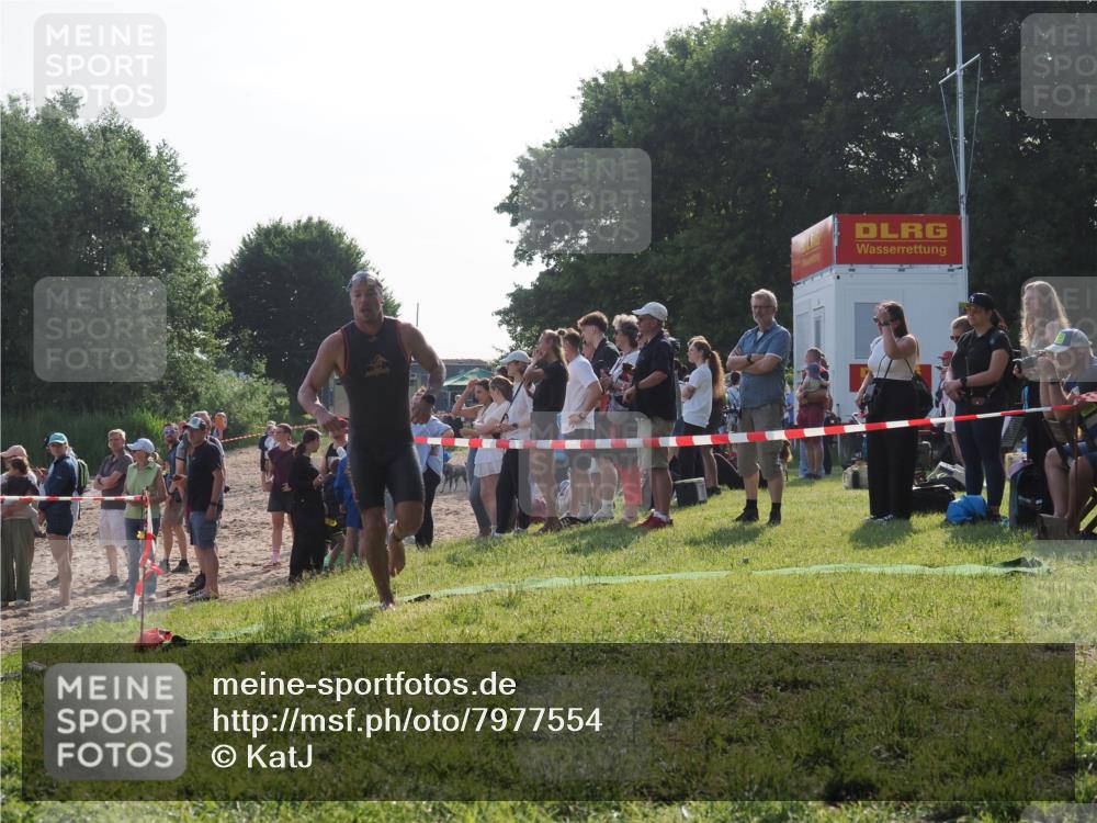 15.06.2025 - 27. Vierlanden-Triathlon KatJ http://msf.ph/oto/7977554 15.06.2025 08:37:01 Schwimmen 39, 69 meine-sportfotos.de