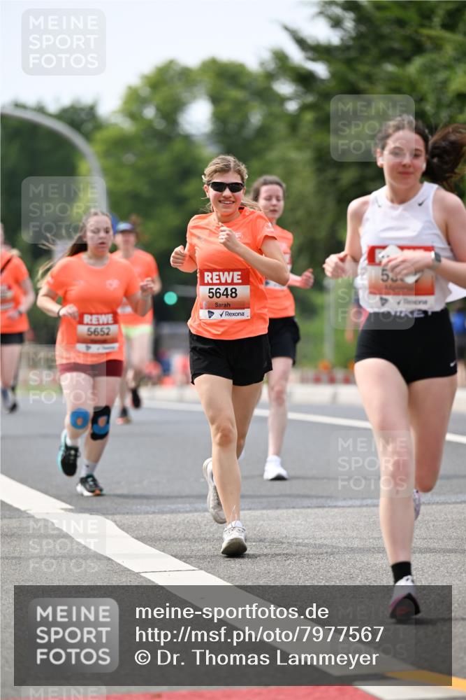 15.06.2025 - REWE Women's Run Dr. Thomas Lammeyer http://msf.ph/oto/7977567 15.06.2025 10:42:46 Laufen 5648, 5652 meine-sportfotos.de