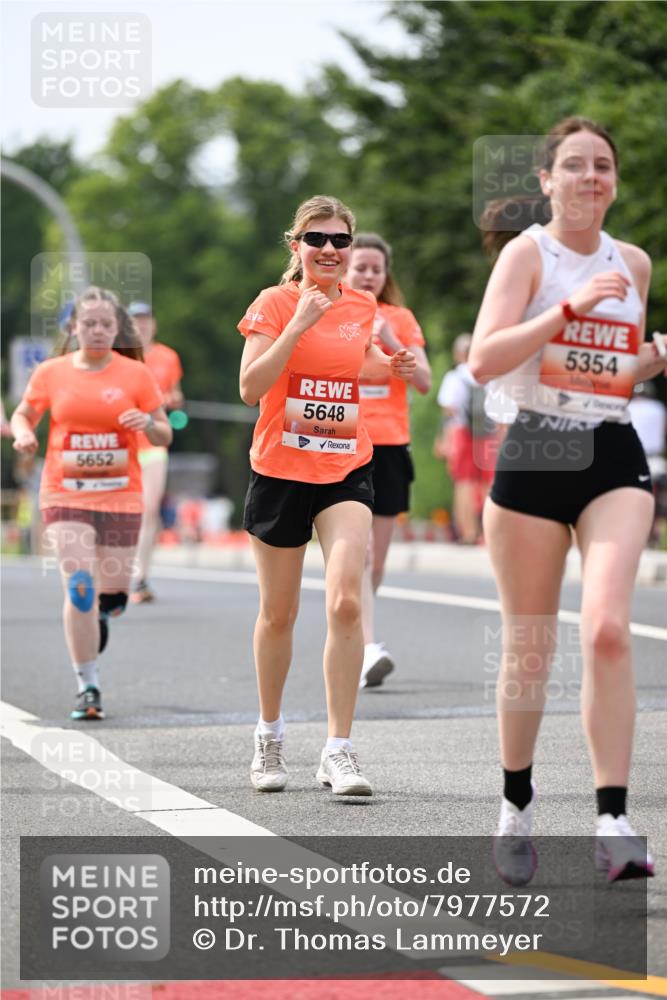 15.06.2025 - REWE Women's Run Dr. Thomas Lammeyer http://msf.ph/oto/7977572 15.06.2025 10:42:46 Laufen 5648, 5652, 5354 meine-sportfotos.de