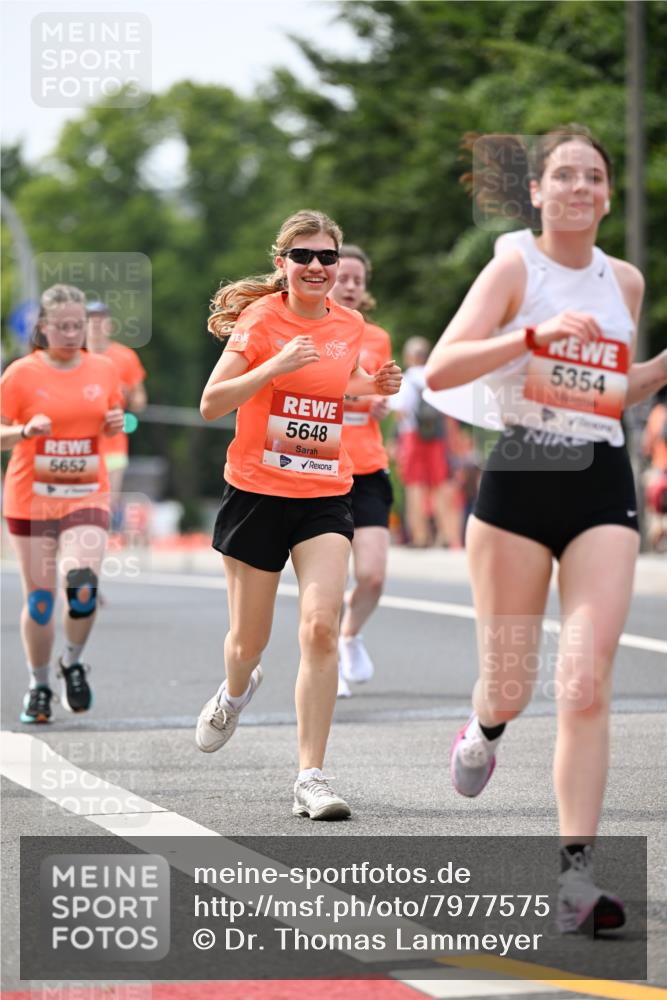 15.06.2025 - REWE Women's Run Dr. Thomas Lammeyer http://msf.ph/oto/7977575 15.06.2025 10:42:46 Laufen 5652, 5648, 5354 meine-sportfotos.de