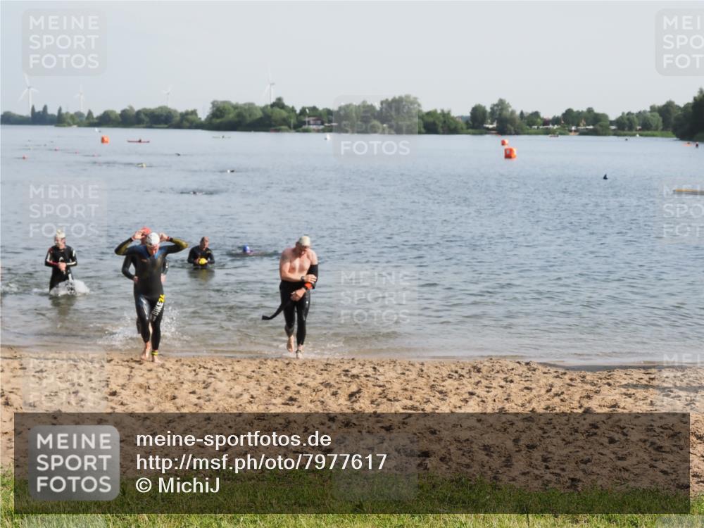 21.06.2025 - 27. Vierlanden-Triathlon MichiJ http://msf.ph/oto/7977617 15.06.2026 08:45:49 Schwimmen 13, 106, 125, 142, 150 meine-sportfotos.de