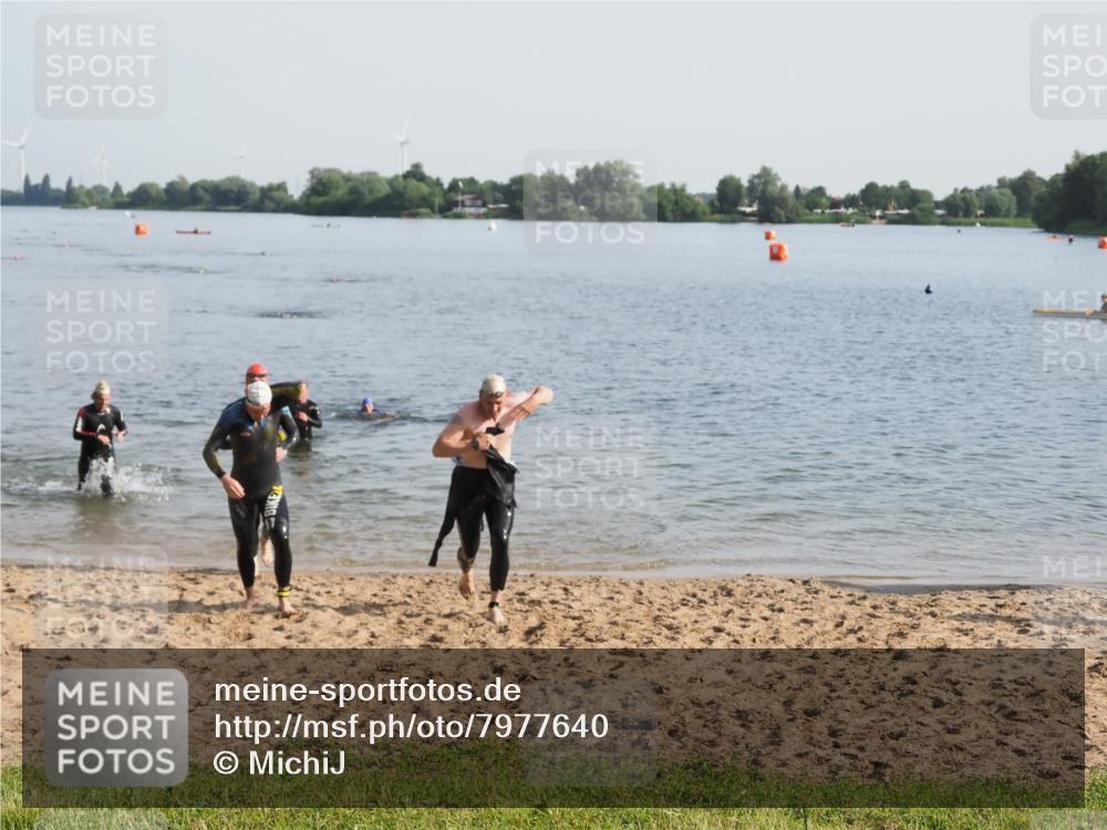 21.06.2025 - 27. Vierlanden-Triathlon MichiJ http://msf.ph/oto/7977640 15.06.2026 08:45:50 Schwimmen 13, 106, 125, 142, 150 meine-sportfotos.de
