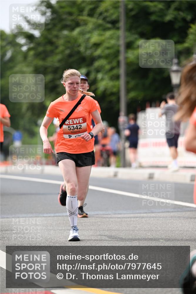 15.06.2025 - REWE Women's Run Dr. Thomas Lammeyer http://msf.ph/oto/7977645 15.06.2025 10:42:50 Laufen 5342 meine-sportfotos.de