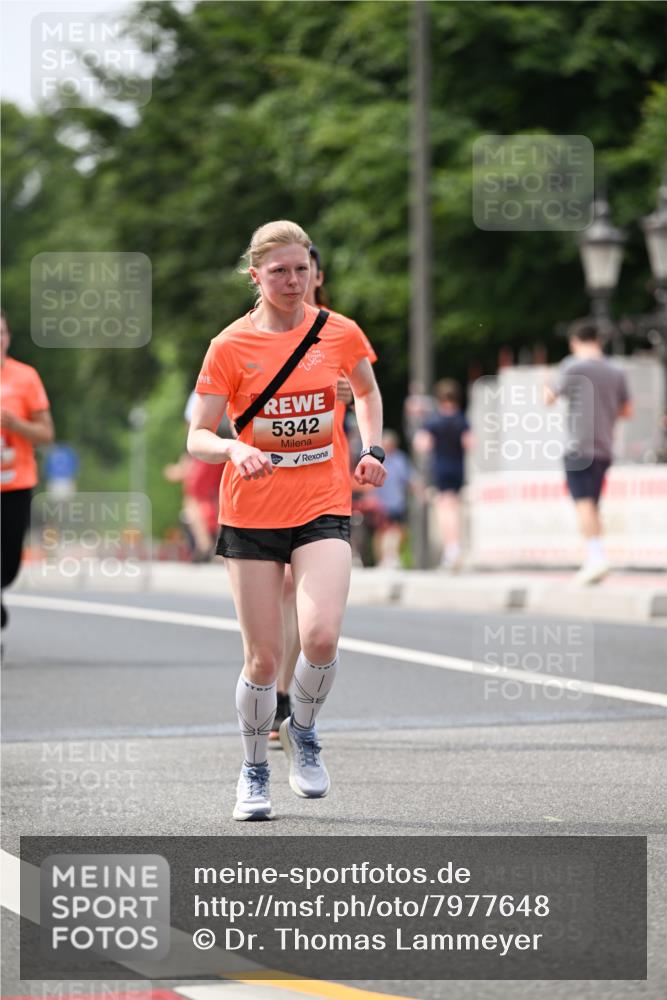 15.06.2025 - REWE Women's Run Dr. Thomas Lammeyer http://msf.ph/oto/7977648 15.06.2025 10:42:50 Laufen 5342 meine-sportfotos.de