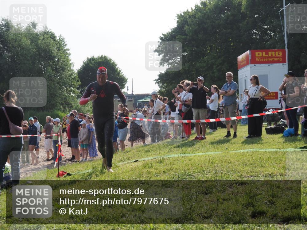 15.06.2025 - 27. Vierlanden-Triathlon KatJ http://msf.ph/oto/7977675 15.06.2025 08:37:38 Schwimmen 9, 181 meine-sportfotos.de