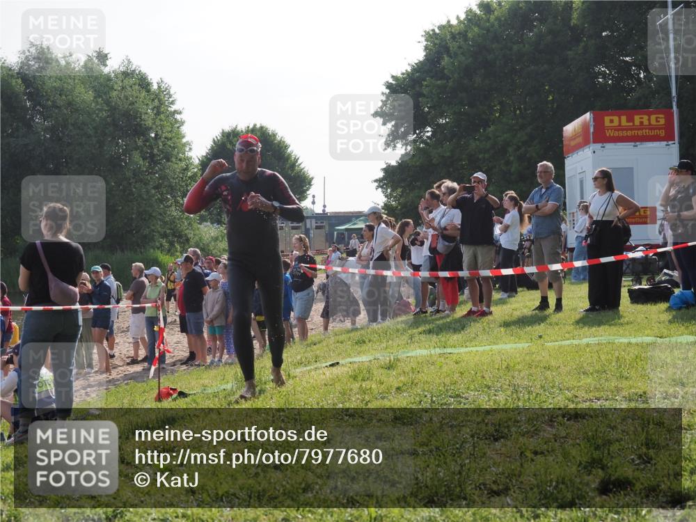 15.06.2025 - 27. Vierlanden-Triathlon KatJ http://msf.ph/oto/7977680 15.06.2025 08:37:38 Schwimmen 9, 181 meine-sportfotos.de