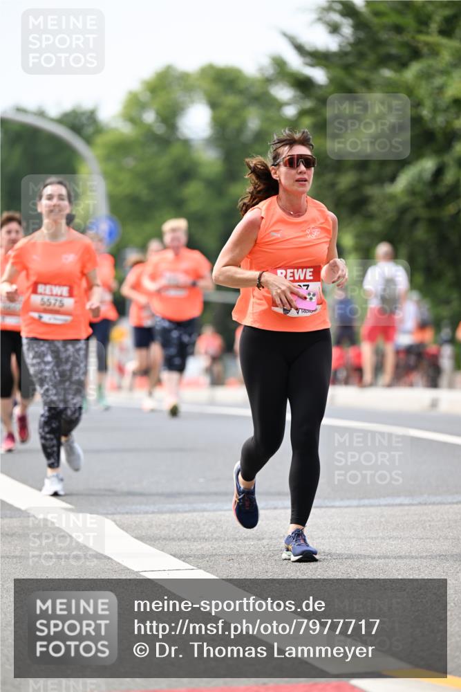15.06.2025 - REWE Women's Run Dr. Thomas Lammeyer http://msf.ph/oto/7977717 15.06.2025 10:42:54 Laufen 5575 meine-sportfotos.de