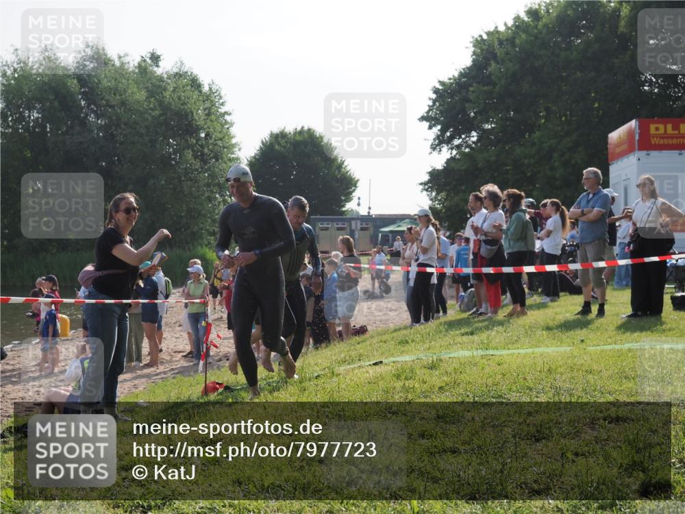 15.06.2025 - 27. Vierlanden-Triathlon KatJ http://msf.ph/oto/7977723 15.06.2025 08:37:46 Schwimmen 9, 73, 171, 180, 181 meine-sportfotos.de