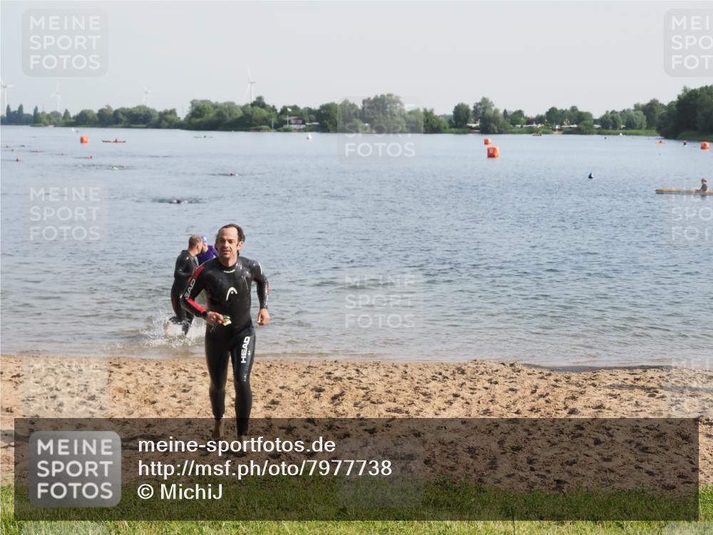 21.06.2025 - 27. Vierlanden-Triathlon MichiJ http://msf.ph/oto/7977738 15.06.2026 08:45:57 Schwimmen 13, 106, 134, 142, 150, 152 meine-sportfotos.de