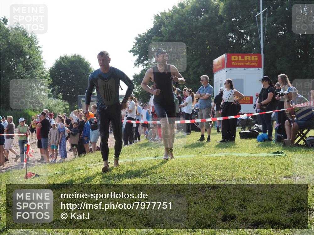 15.06.2025 - 27. Vierlanden-Triathlon KatJ http://msf.ph/oto/7977751 15.06.2025 08:37:48 Schwimmen 73, 171, 180, 181 meine-sportfotos.de